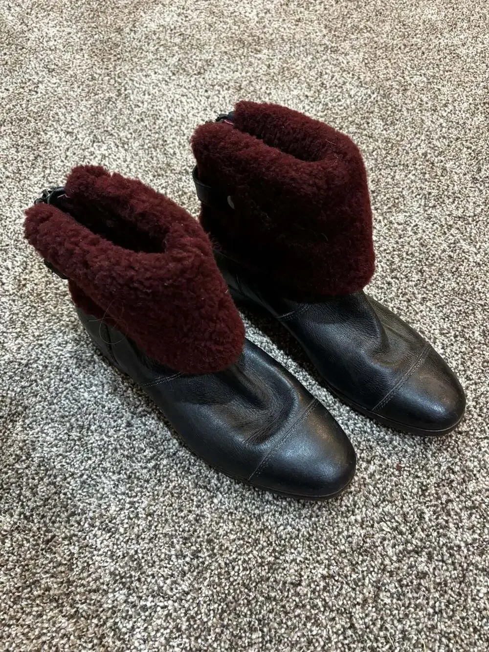 UGG Australia Black Leather Shearling Cuff Ankle Boots Women's Size 8.5